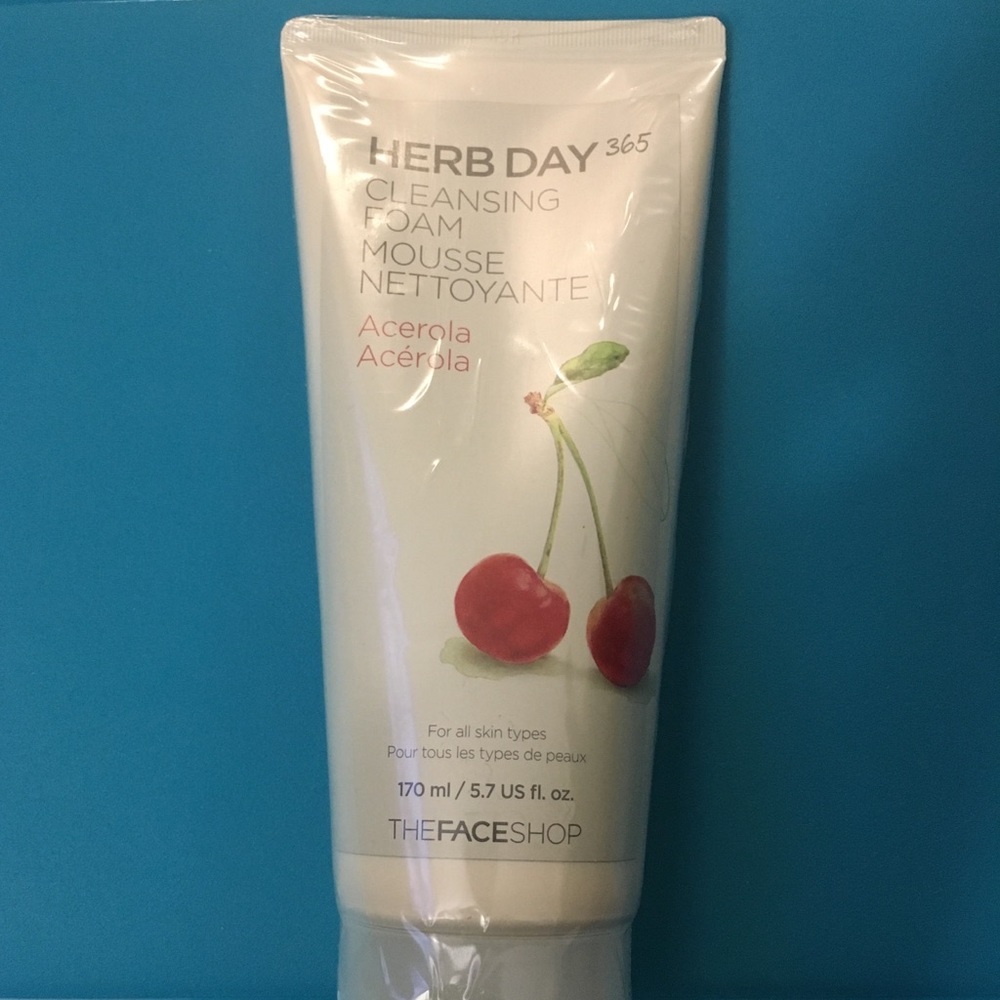 Face Shop Herb Day 365 Cleansing Foam - Acerola